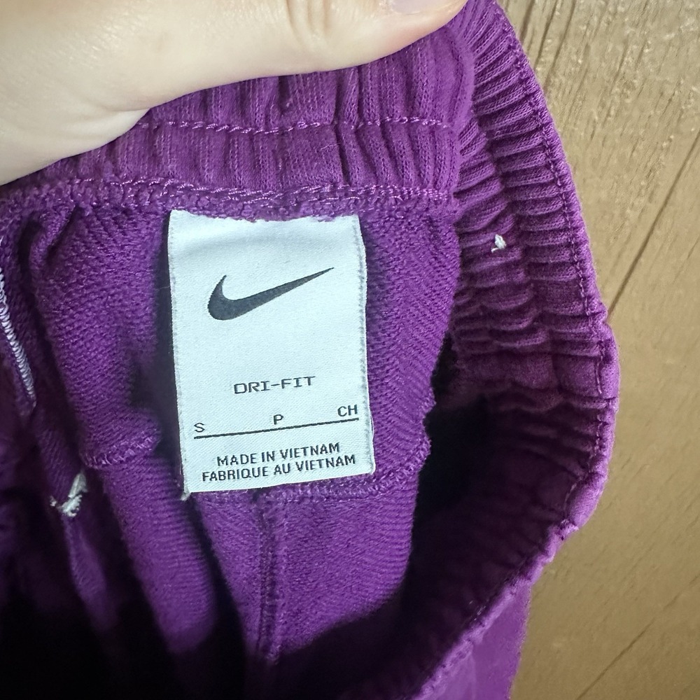 Nike Dri-Fit Swoosh Fly Standard Issue Sweatpant Jogger Size S Purple Loungewear - Picture 6 of 7